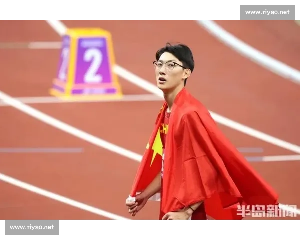 110 米栏惊天逆转！眼镜飞人 徐卓一连超 5 人摘牌