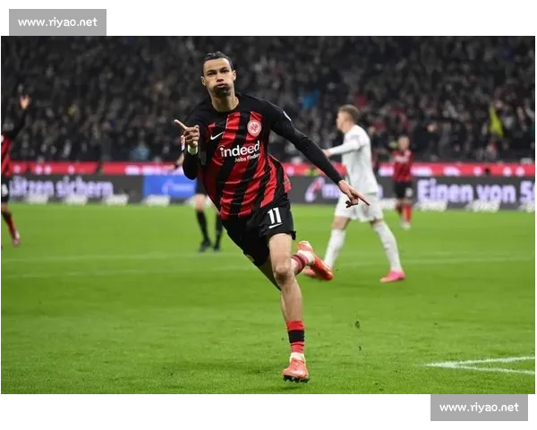 曼联领跑三强争夺埃基蒂克，法兰克福标价 1 亿欧元